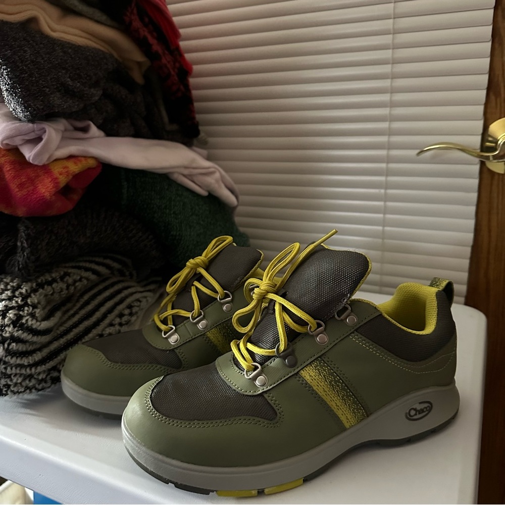 Chaco Olivine Performance Wear Shoes Size 8.5